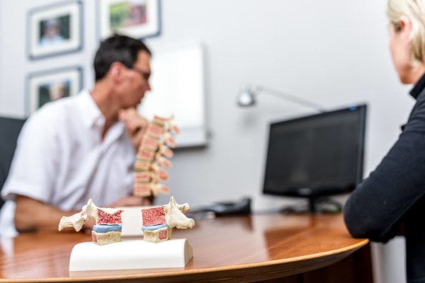 Orthopaedie-Bonn-Osteoporose-13042018-6188-600×400-min Orthopaedie-Bonn-Osteoporose Patientengespräch